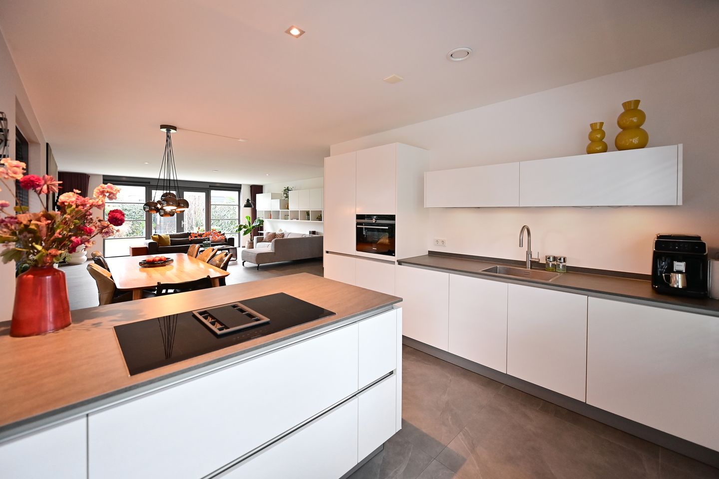 Foto 10 van Harmsen van der Beeklaan 4