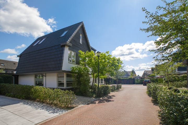 Photo 30 of Harmsen van der Beeklaan 4