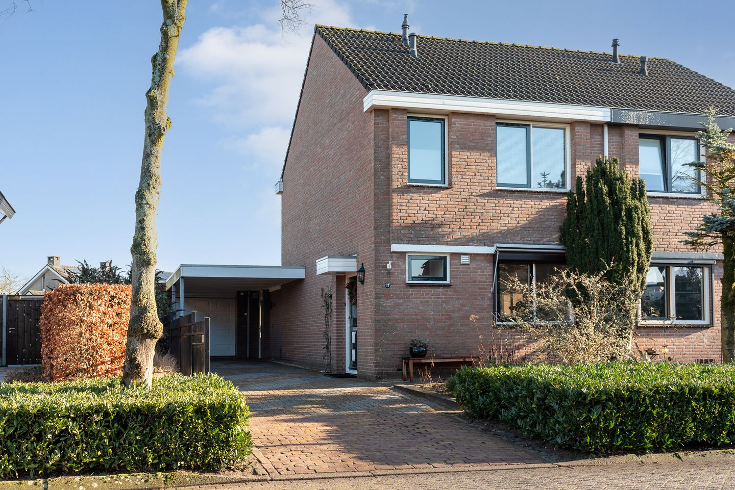 Foto 1 van van Houtenstraat 11