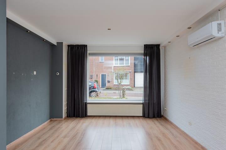 Foto 11 van Herbert van Puttenweg 25