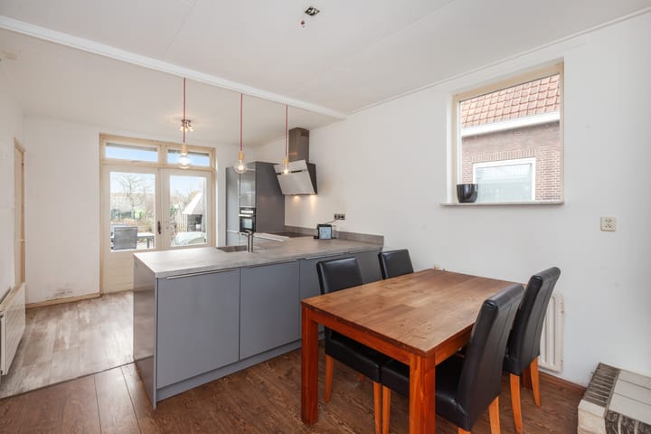 Foto 9 van Parallelweg 61