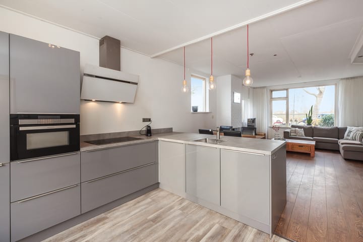 Foto 11 van Parallelweg 61