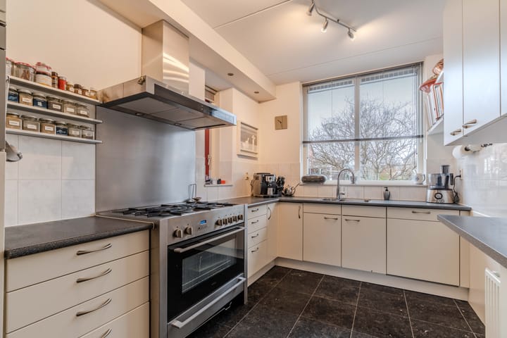 Foto 12 van Renovalaan 17