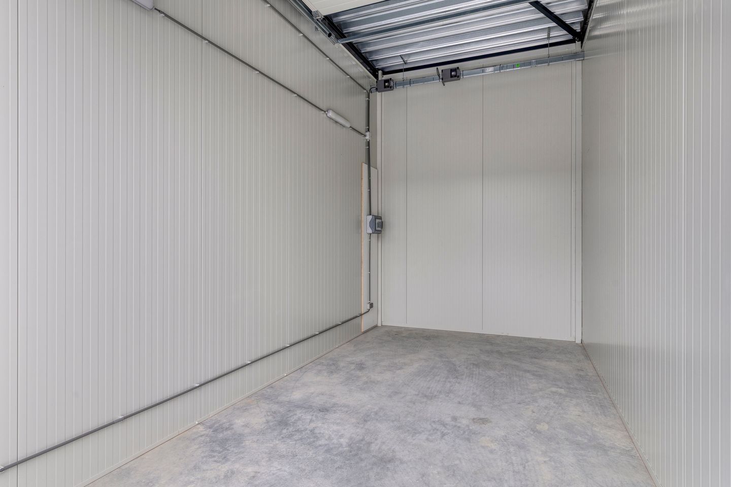 View photo 4 of Beneluxweg 216-C3