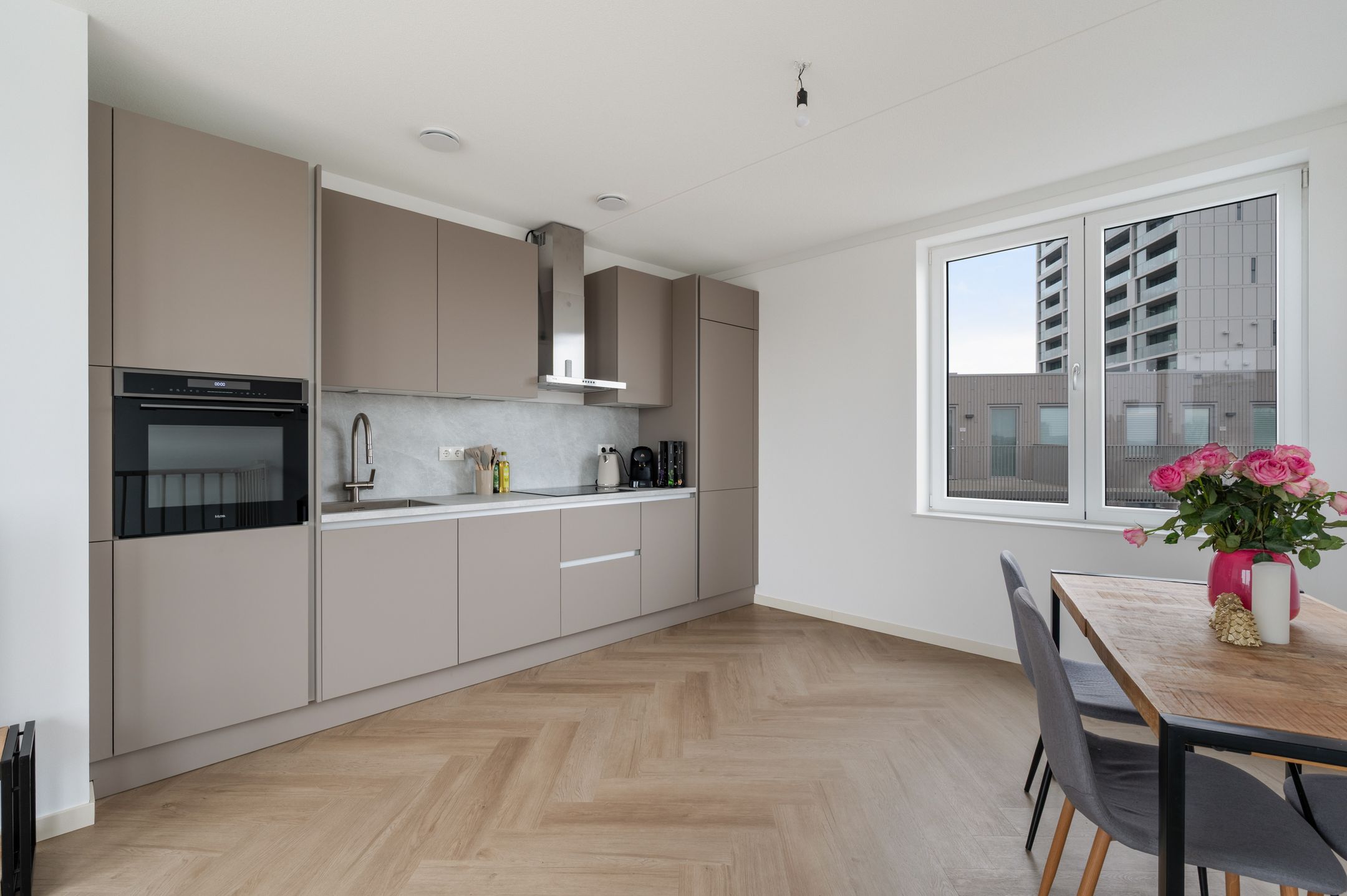 Buying a house in The Netherlands., Albertina Sisulupad 212