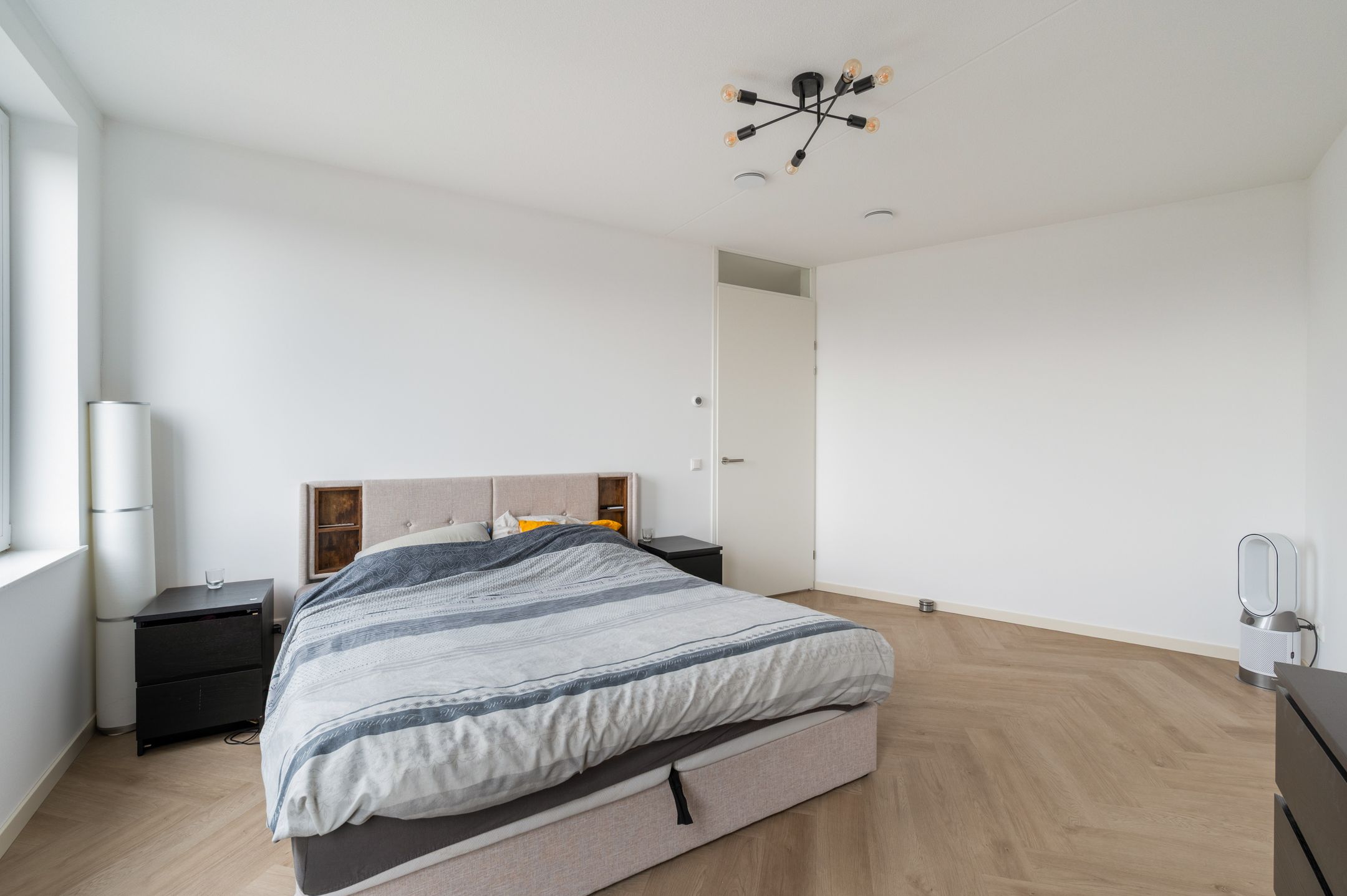 Foto 9 van Albertina Sisulupad 212