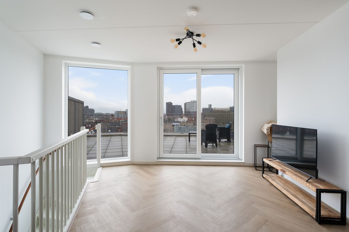 Foto 20 van Albertina Sisulupad 212