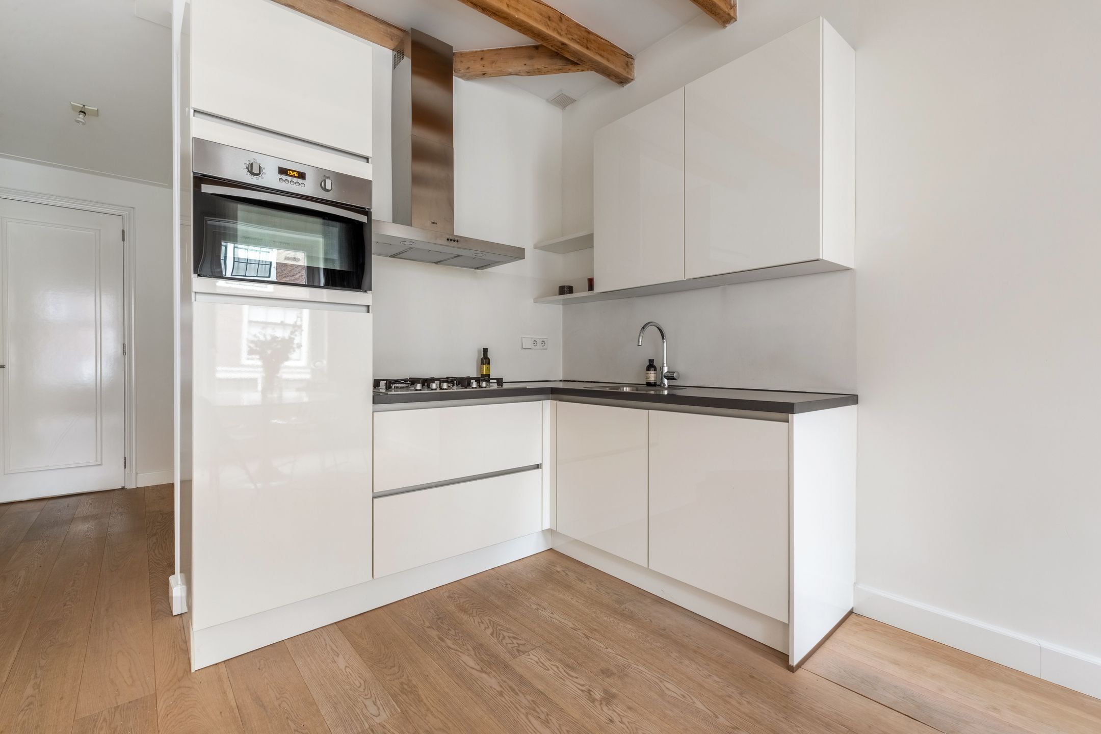 Foto 12 van Bloemstraat 84-1