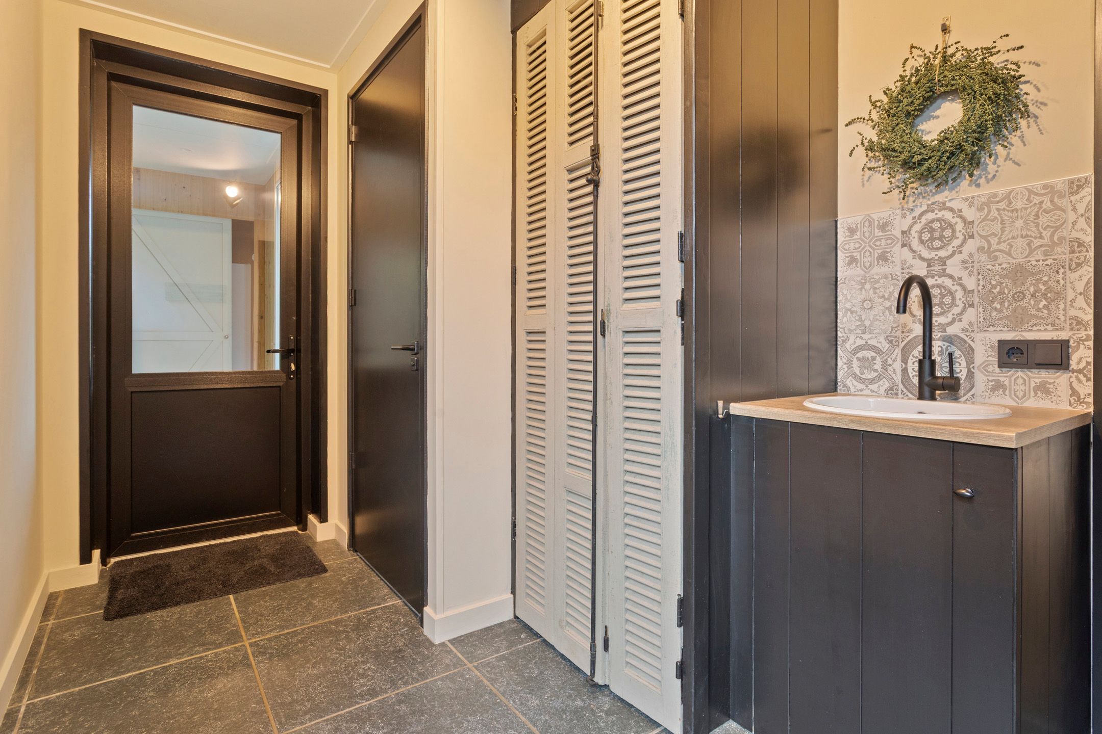 Photo 18 of Kloosterstraat 14-D