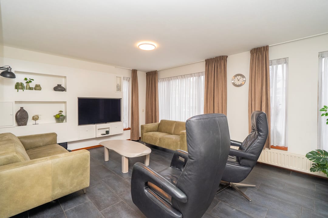 Photo 2 of Dokkumstraat 22