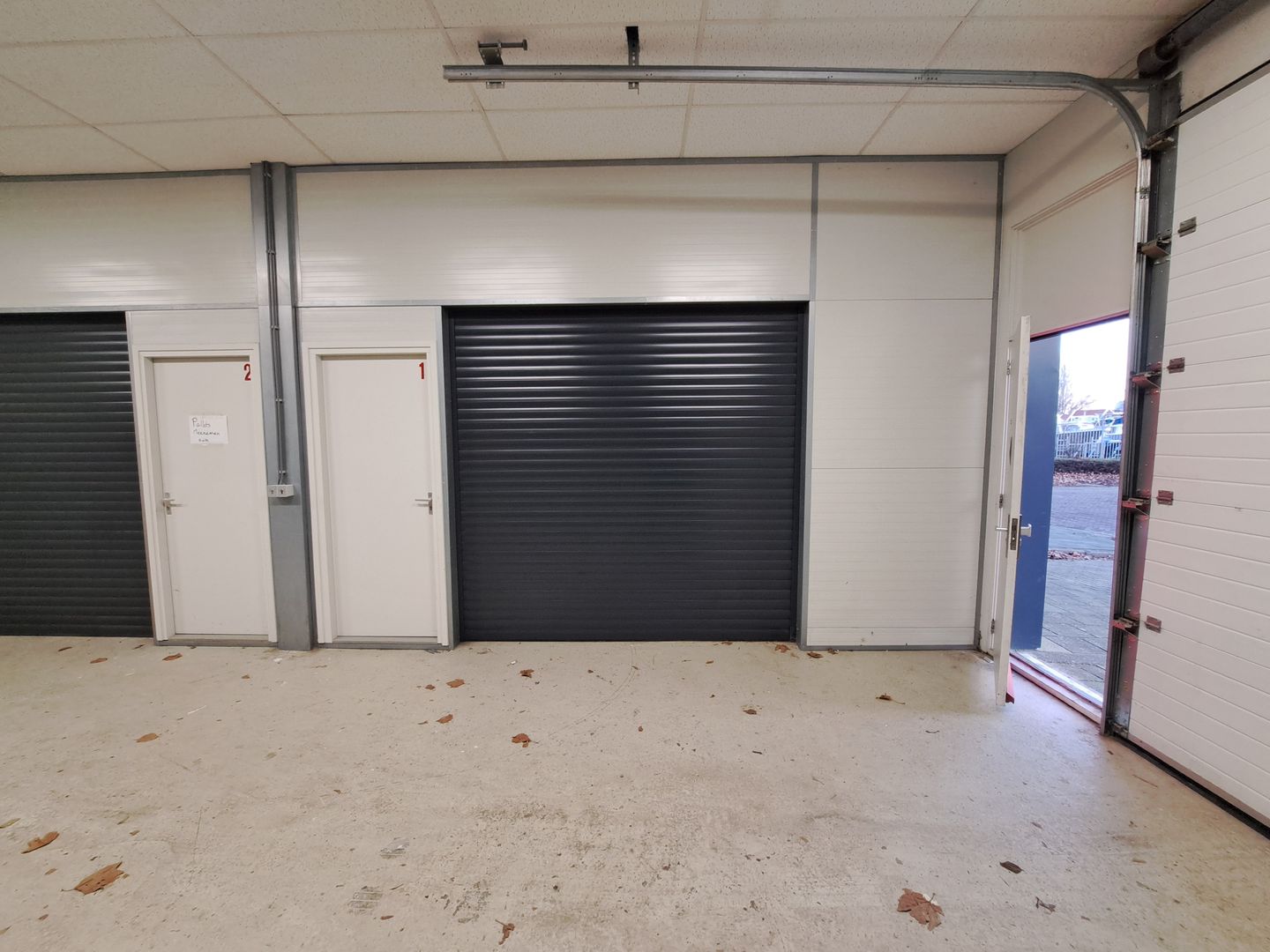 View photo 2 of Ringersstraat 6