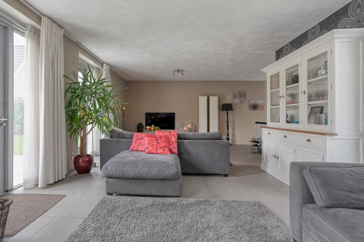 Foto 15 van Nijerwalstraat 6