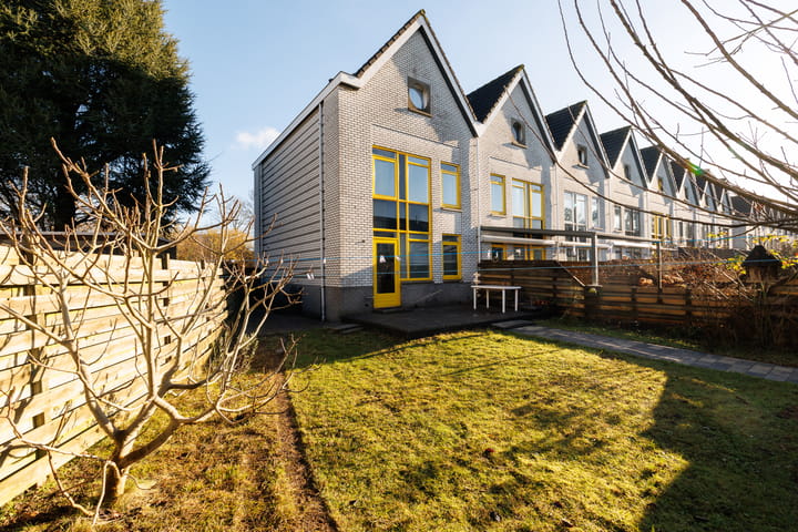 Photo 2 of George Formbystraat 37