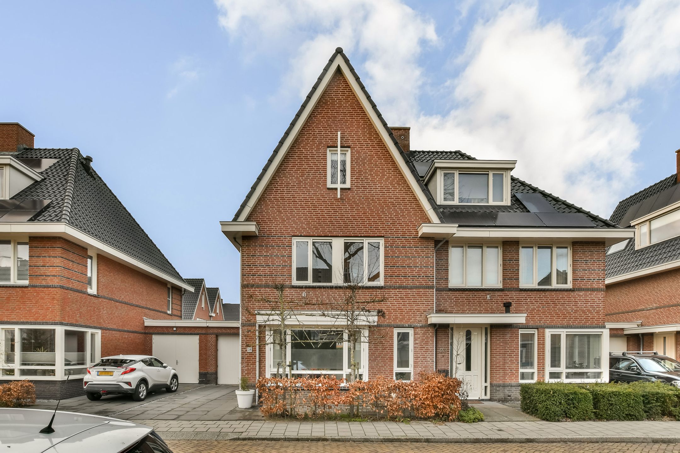Buying a house in The Netherlands., Linnaeuslaan 25