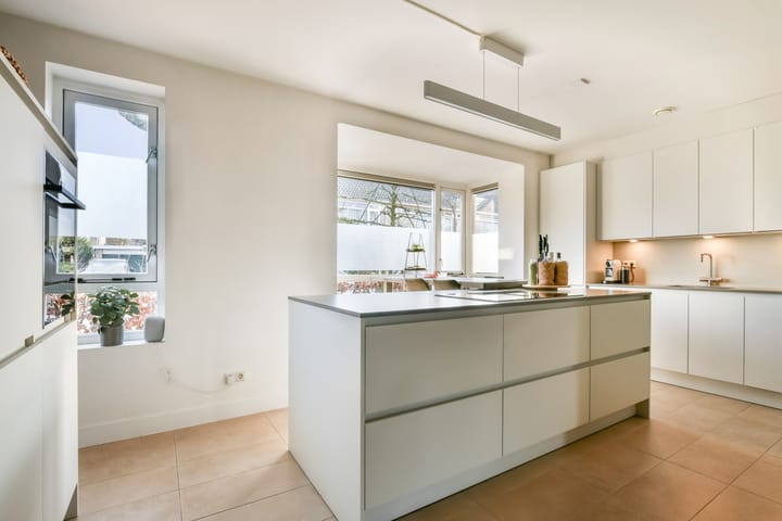 Photo 11 of Linnaeuslaan 25