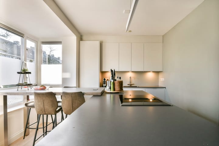 Photo 12 of Linnaeuslaan 25