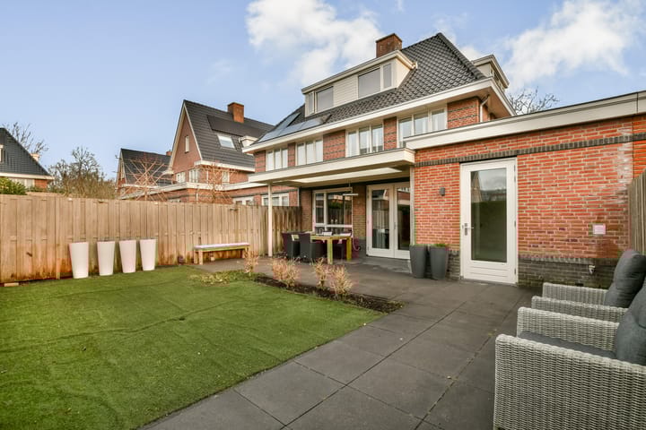 Photo 17 of Linnaeuslaan 25