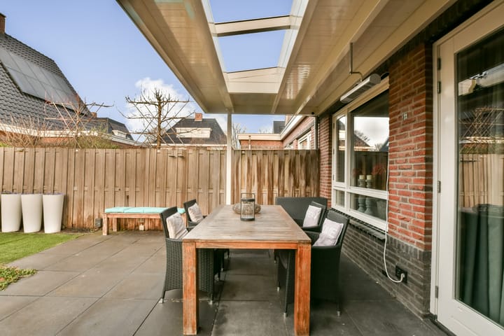 Photo 18 of Linnaeuslaan 25