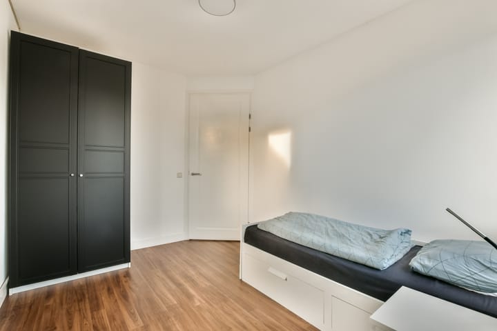 Photo 28 of Linnaeuslaan 25