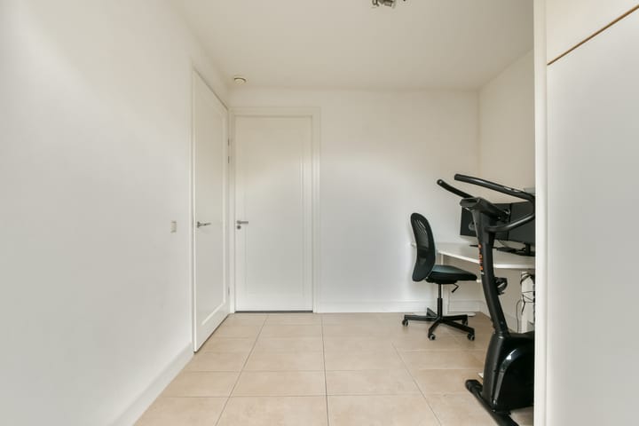 Photo 38 of Linnaeuslaan 25