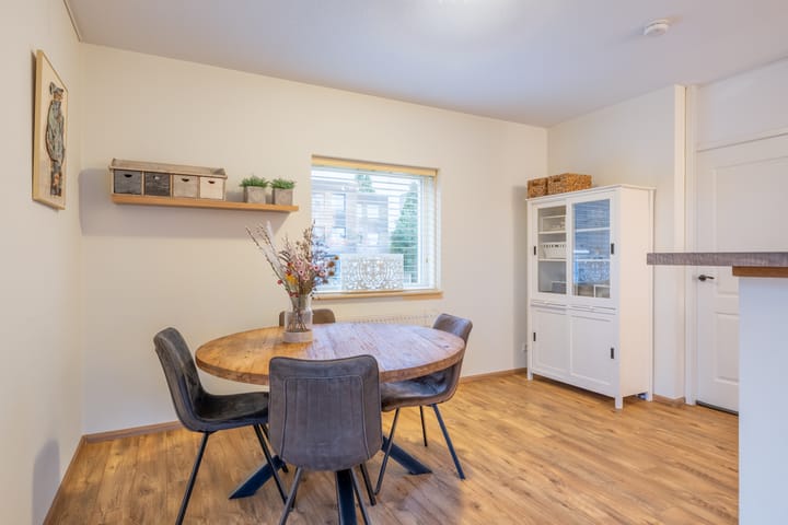 Foto 3 van Puntkroos 60