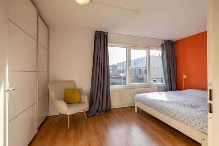 Foto 20 van Van den Broekstraat 2