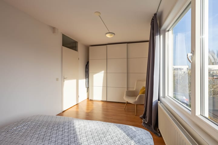 Foto 22 van Van den Broekstraat 2