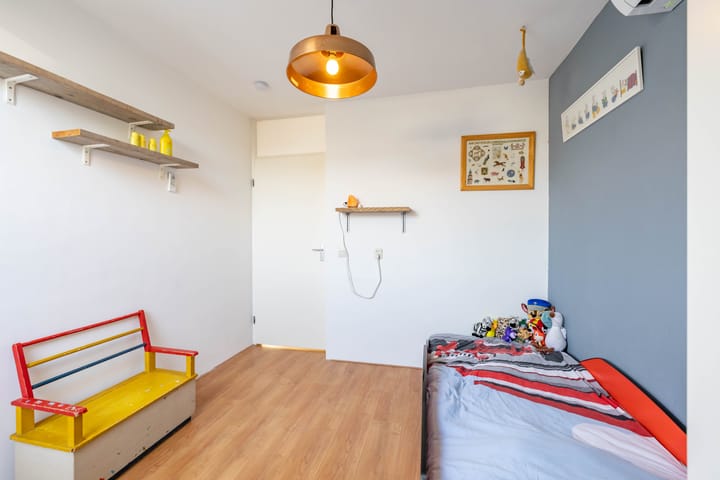 Foto 26 van Van den Broekstraat 2