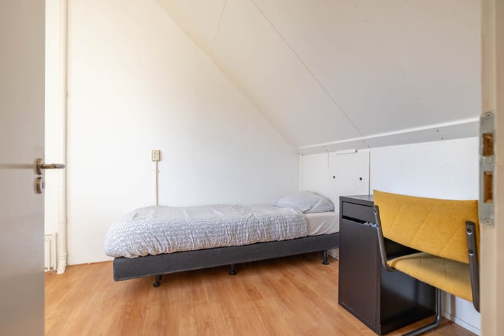 Foto 32 van Van den Broekstraat 2