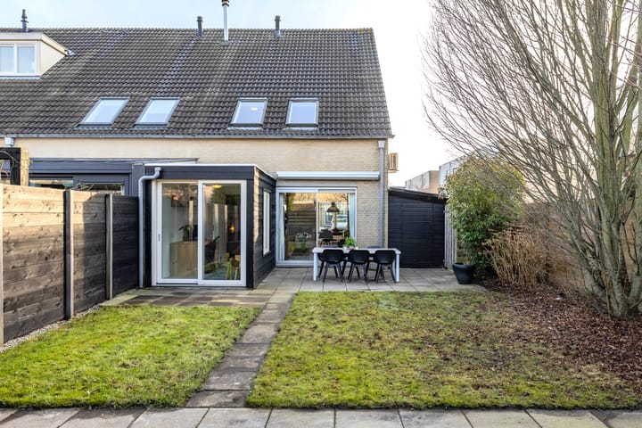 Foto 37 van Van den Broekstraat 2