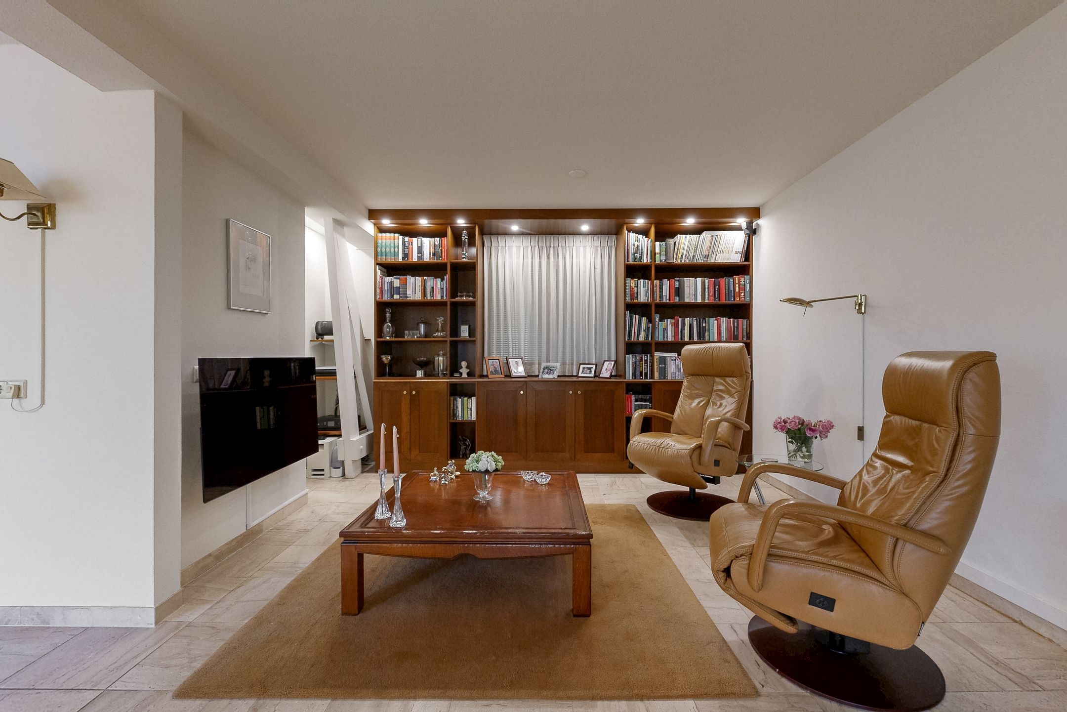 Foto 9 van Kennemerstraatweg 2-X