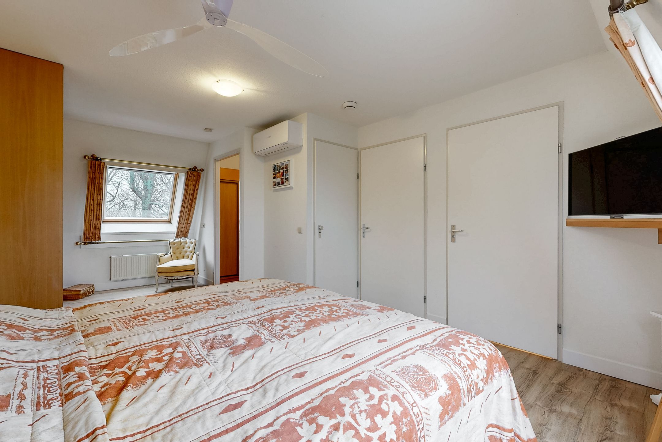 Foto 21 van Kennemerstraatweg 2-X