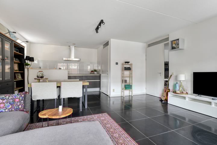 Foto 3 van Johan Huijsenstraat 6