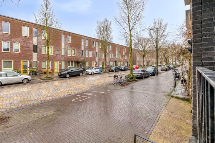 Foto 33 van Johan Huijsenstraat 6