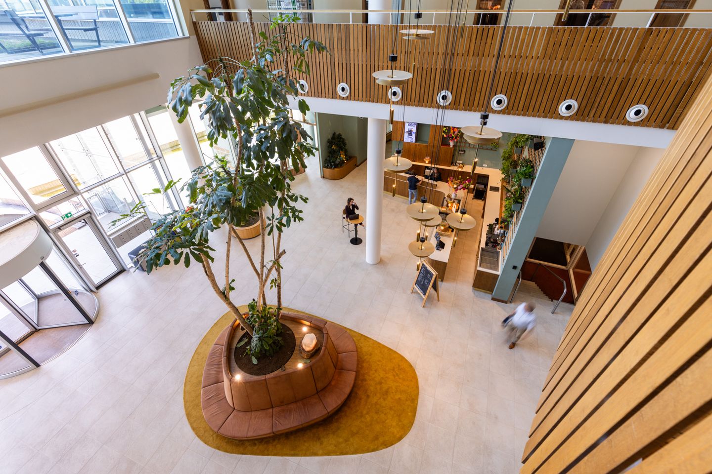 Bekijk foto 3 van Mercuriusplein 1