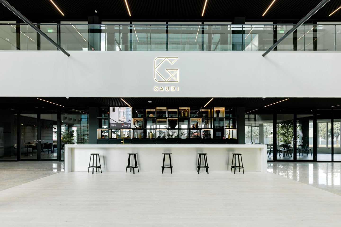 View photo 2 of Herikerbergweg 288