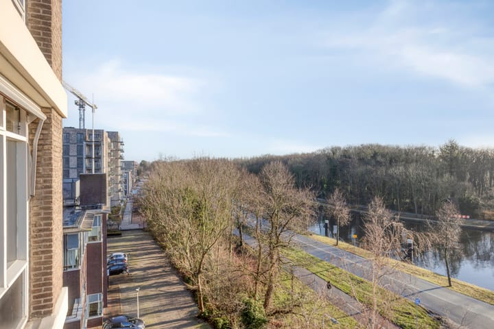 Photo 4 of Plantijnstraat 60