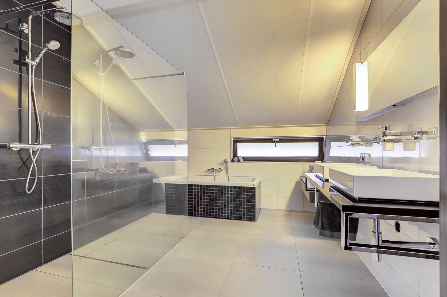 Foto 20 van Hoefsmid 49