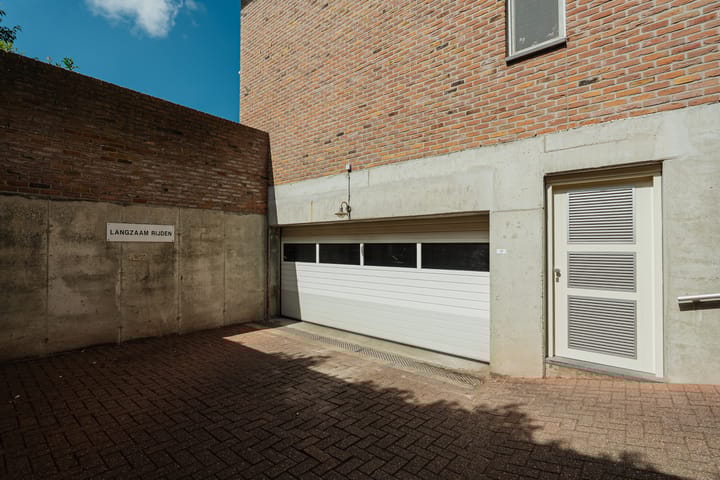 Photo 31 of Lange Wolstraat 109