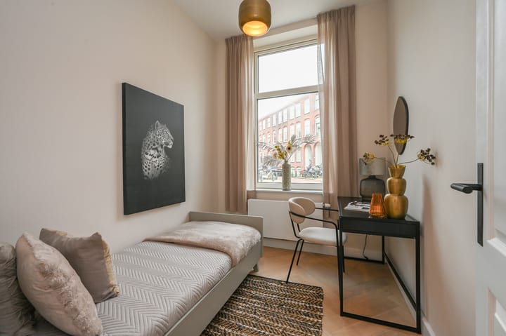 Photo 13 of Renbaanstraat 93