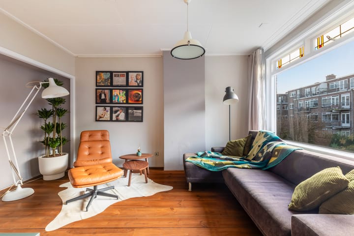 Photo 9 of Van Vlooswijkstraat 16-B