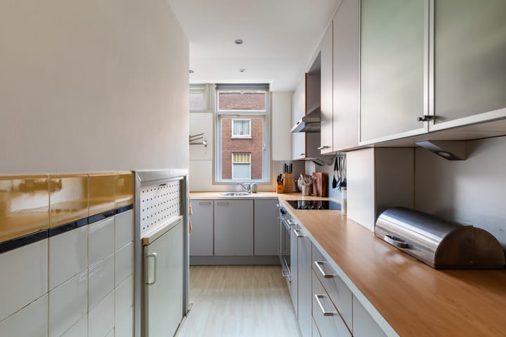 Photo 25 of Van Vlooswijkstraat 16-B