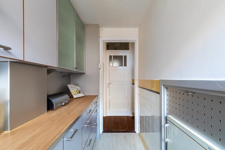 Photo 28 of Van Vlooswijkstraat 16-B