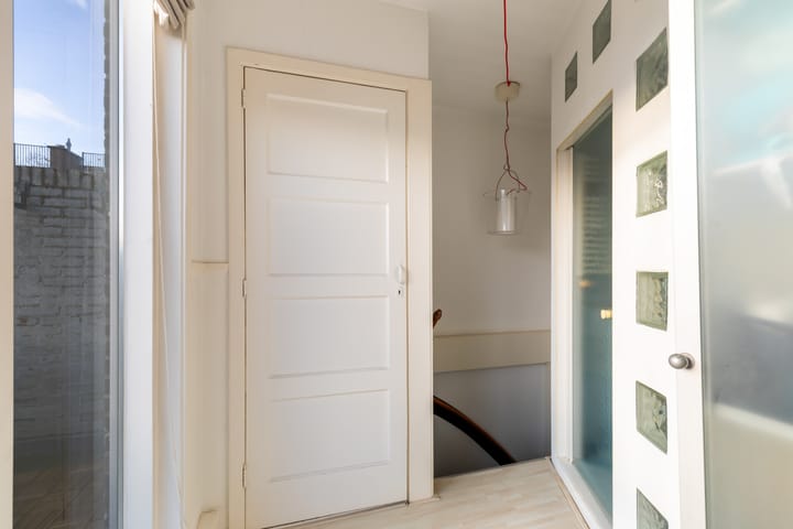 Photo 31 of Van Vlooswijkstraat 16-B