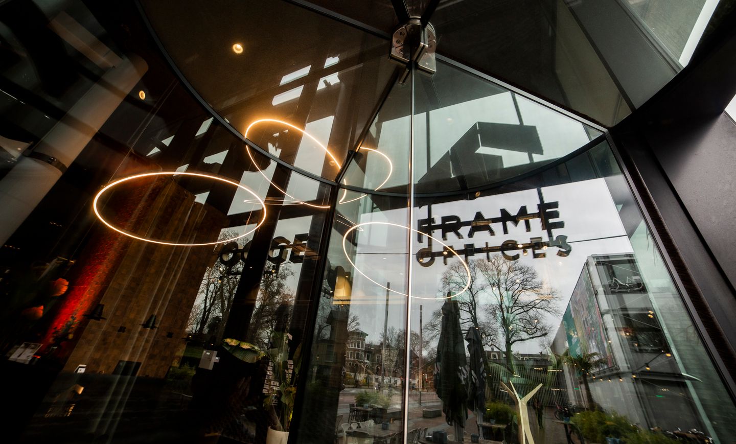 Bekijk foto 4 van Kennemerplein 6-14