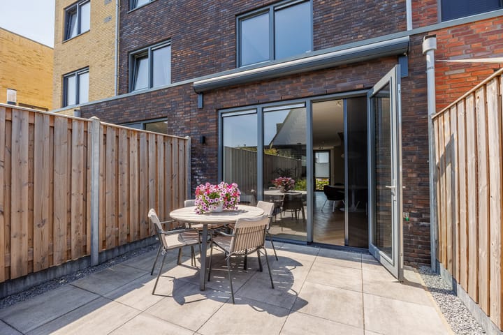 Foto 27 van Donatellostraat 136