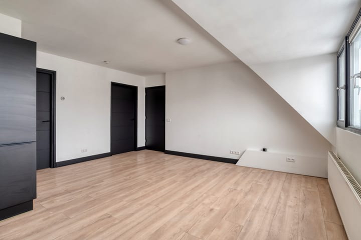 Photo 9 of Weikamp 13