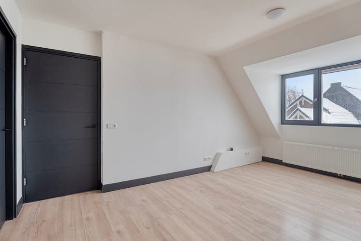 Photo 12 of Weikamp 13