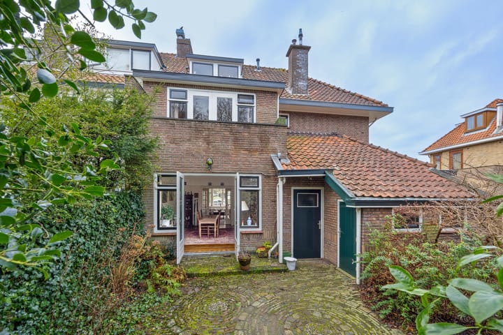 Foto 3 van Den Burghstraat 11