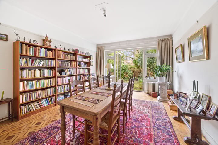 Foto 12 van Den Burghstraat 11